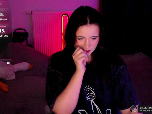 kissy3missy live cam on BongaCams