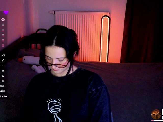 kissy3missy live cam on BongaCams