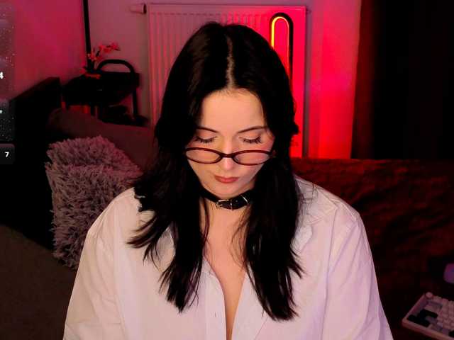 kissy3missy live cam on BongaCams
