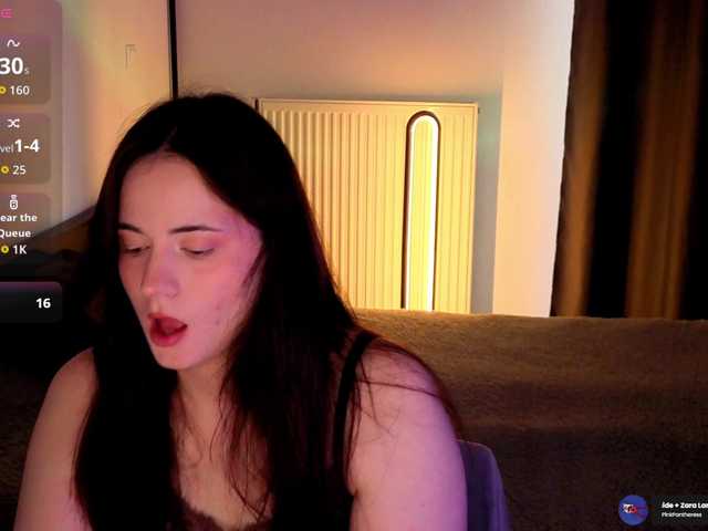kissy3missy live cam on BongaCams