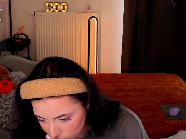 kissy3missy live cam on BongaCams