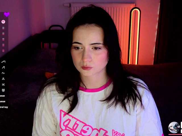 kissy3missy live cam on BongaCams