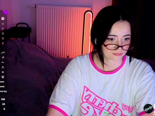 kissy3missy live cam on BongaCams