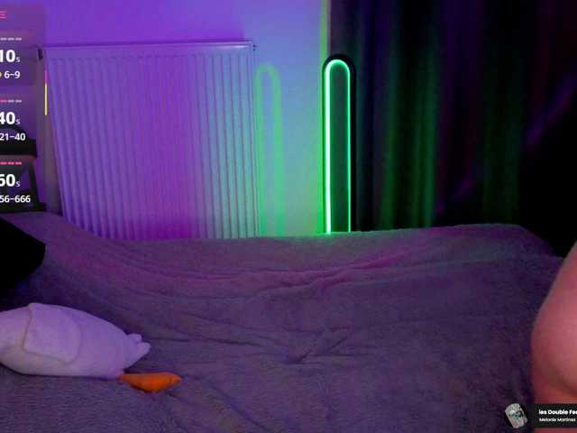 kissy3missy live cam on BongaCams