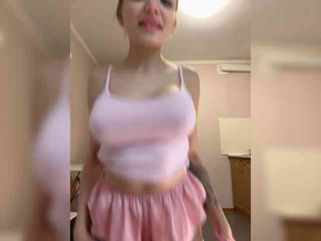 Darina_Royce_ webcam