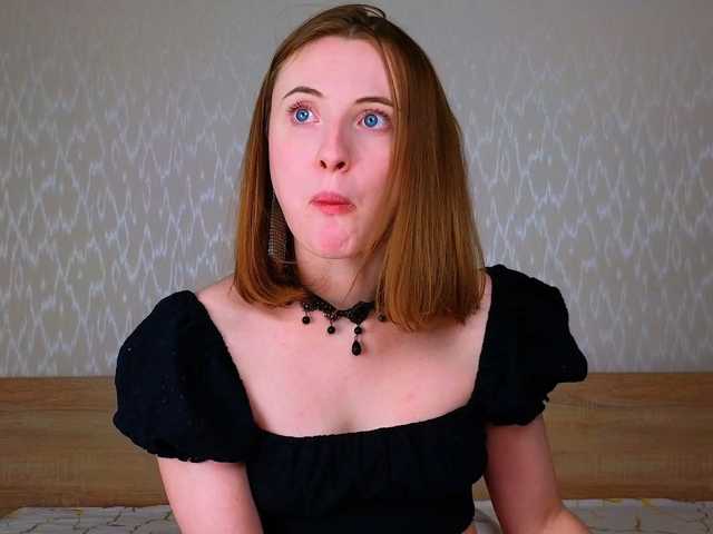 Adelina-Cowell live cam on BongaCams