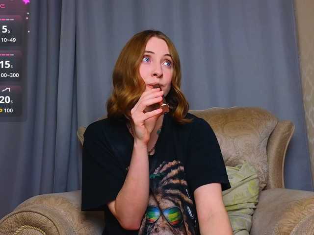 Adelina-Cowell live cam on BongaCams