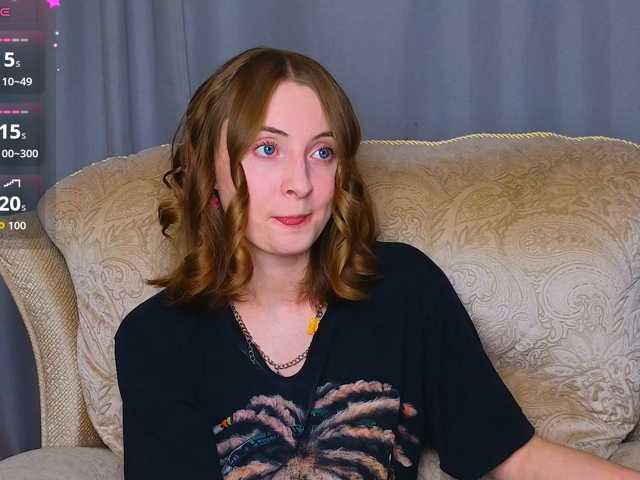 Adelina-Cowell live cam on BongaCams