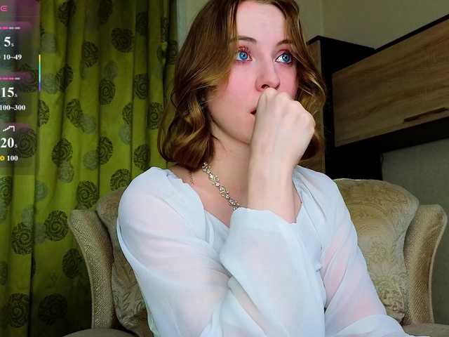 Adelina-Cowell live webcam show