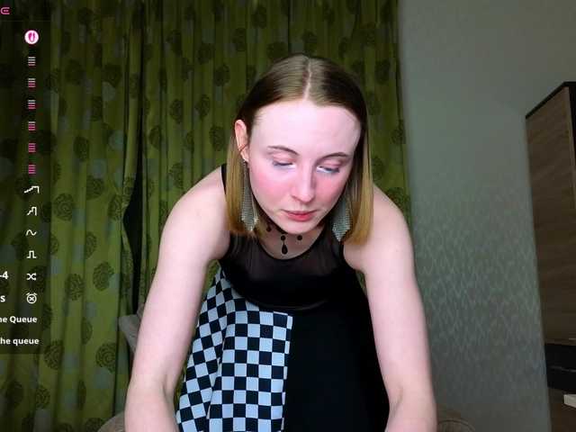 Adelina-Cowell live cam on BongaCams