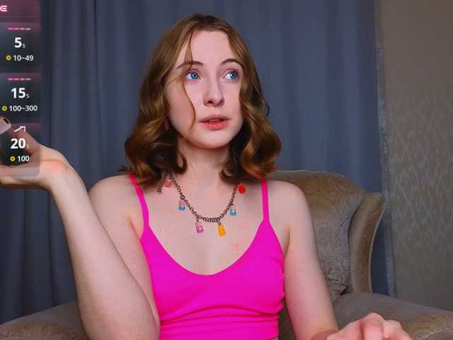 Adelina-Cowell live cam on BongaCams