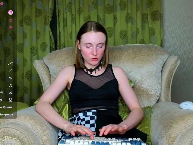 adelina-cowell live sex show