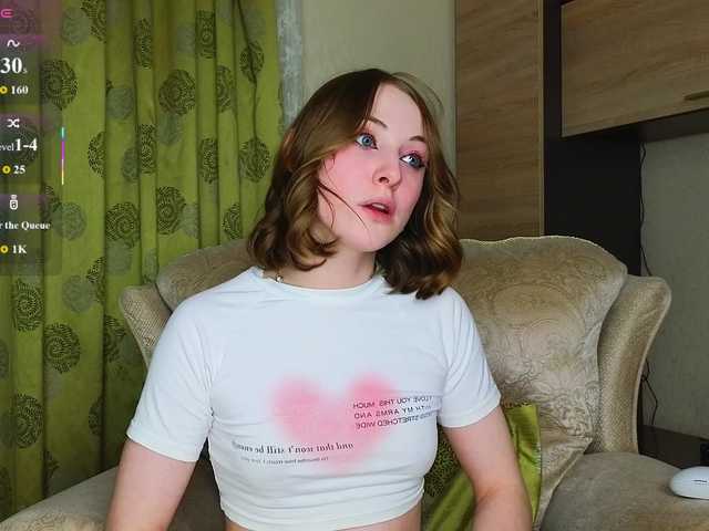 Adelina-Cowell live webcam show