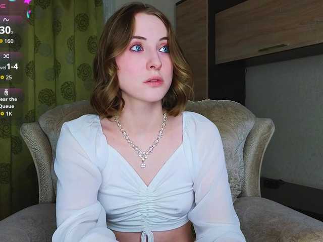 Adelina-Cowell live cam on BongaCams
