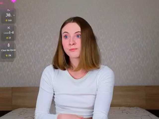 Adelina-Cowell live cam on BongaCams