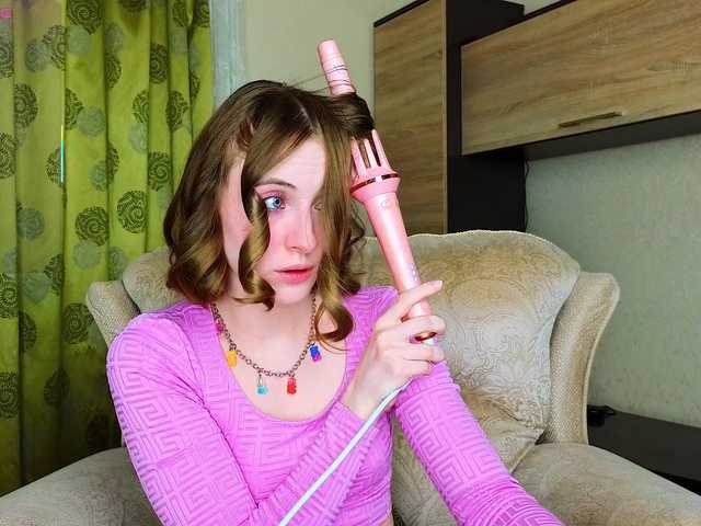 Adelina-Cowell Cam en directo en BongaCams