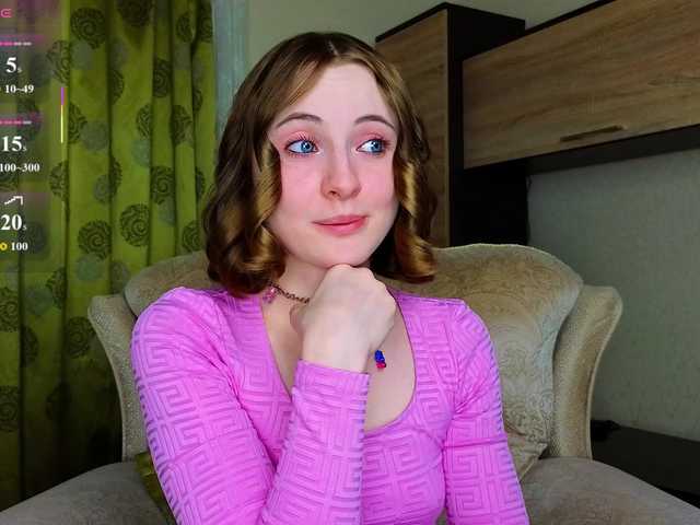 Adelina-Cowell live webcam show