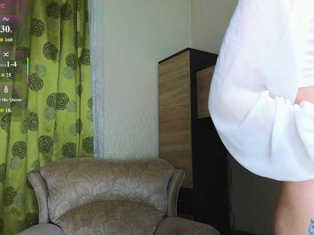 Adelina-Cowell live cam on BongaCams