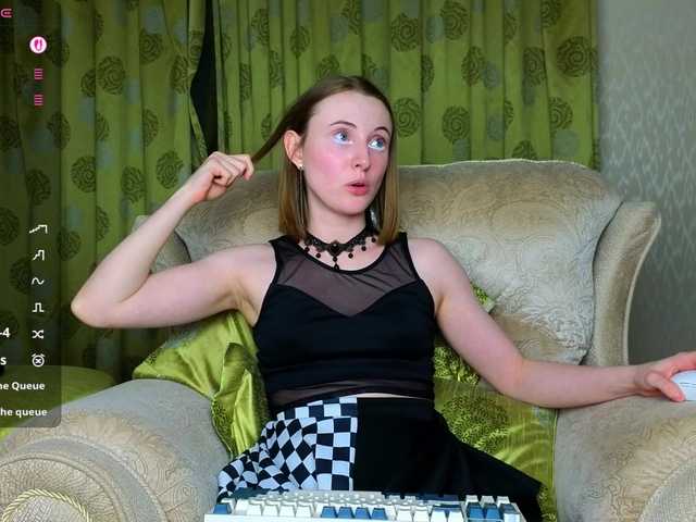 Adelina-Cowell live cam on BongaCams