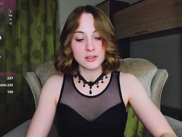 Adelina-Cowell live cam on BongaCams