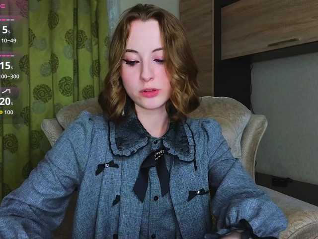 Adelina-Cowell live cam on BongaCams