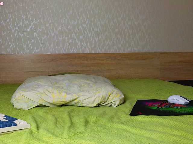 Adelina-Cowell live cam on BongaCams