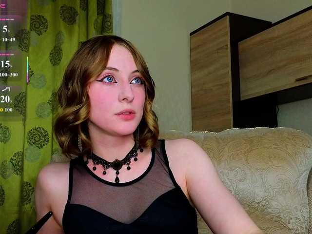 Adelina-Cowell live webcam show