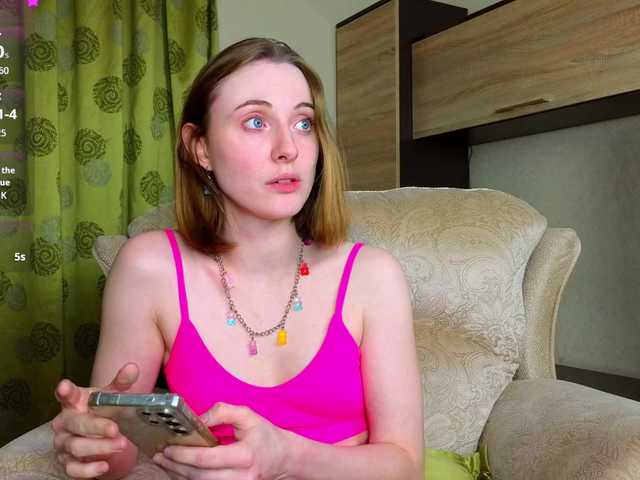 Adelina-Cowell live cam on BongaCams