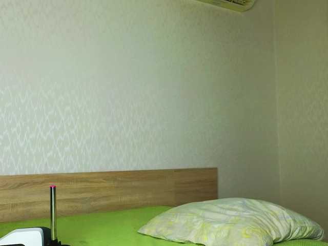 Adelina-Cowell live cam on BongaCams