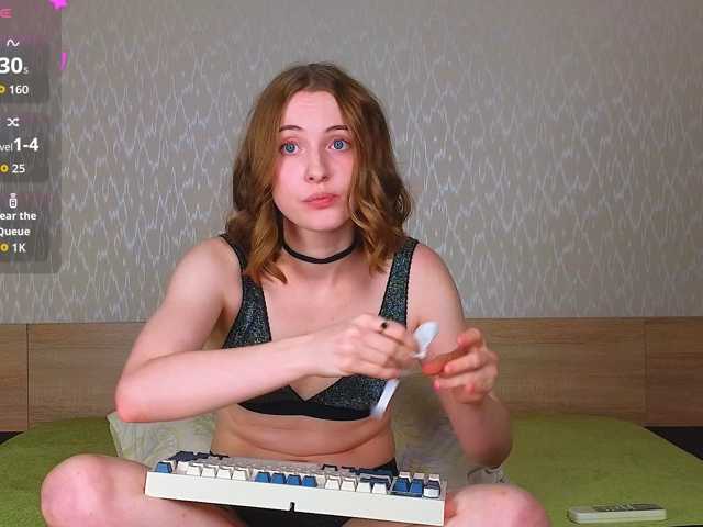 Adelina-Cowell live cam on BongaCams