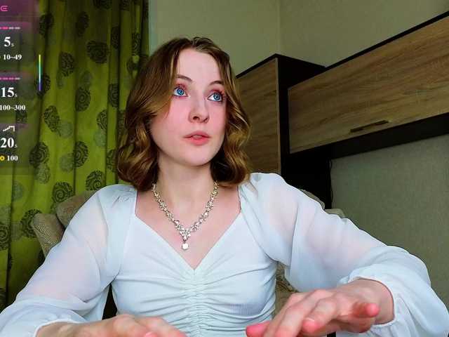 Adelina-Cowell live webcam show