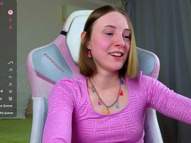 Adelina-Cowell's BongaCams show and profile