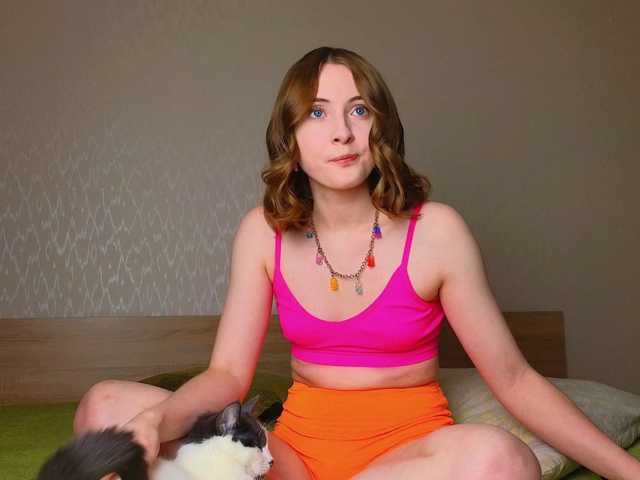 Adelina-Cowell live cam on BongaCams