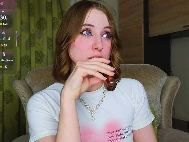 Adelina-Cowell live webcam show
