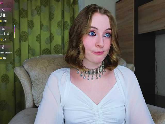 Adelina-Cowell live cam on BongaCams