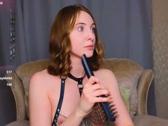 Adelina-Cowell live cam on BongaCams