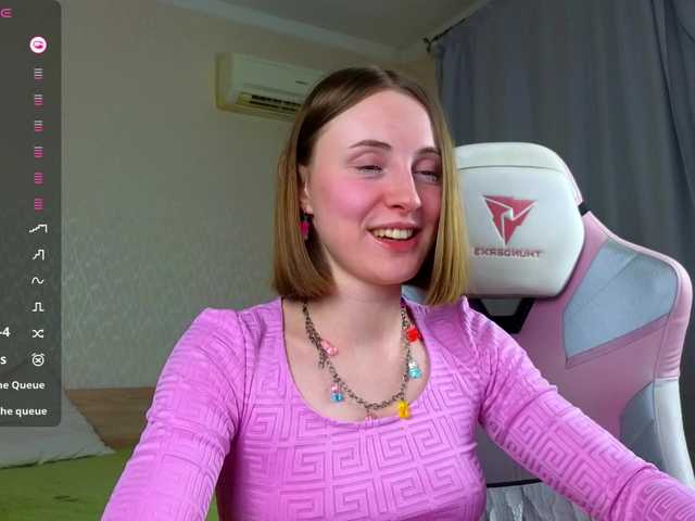 Adelina-Cowell's BongaCams show and profile