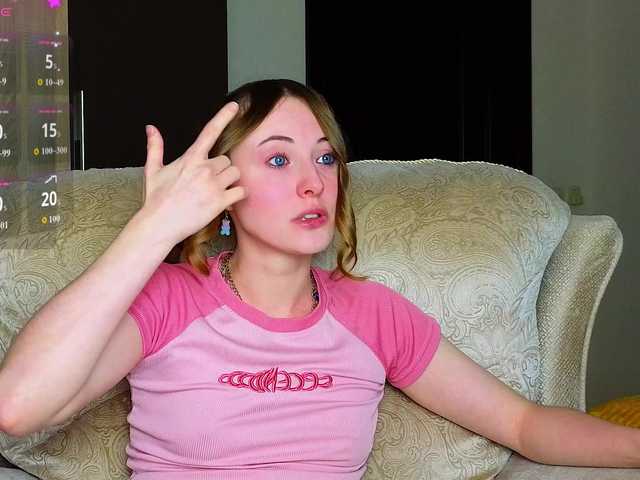 Adelina-Cowell live cam on BongaCams