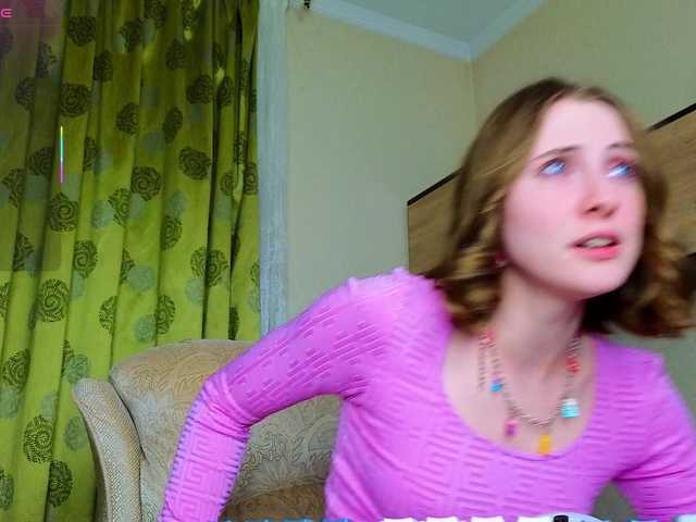 Adelina-Cowell live webcam show