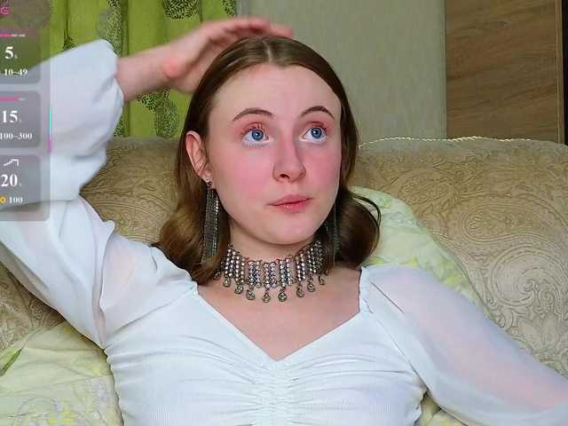 Adelina-Cowell live cam on BongaCams