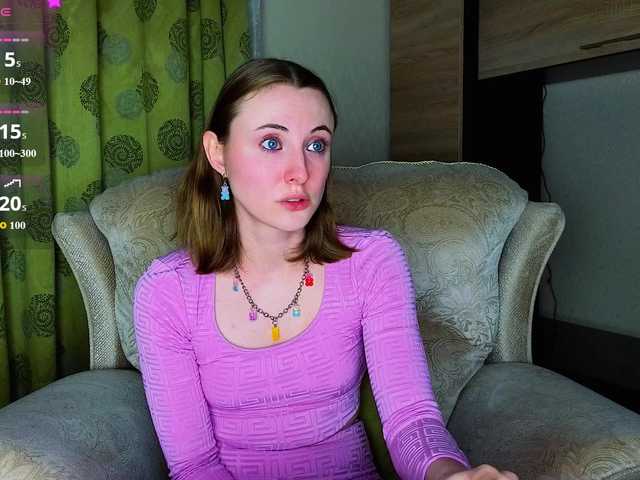 Adelina-Cowell live cam on BongaCams