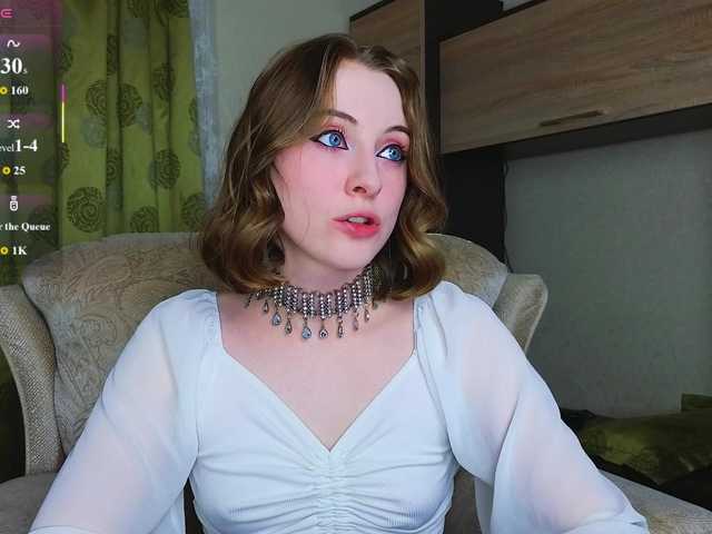 Adelina-Cowell live webcam show