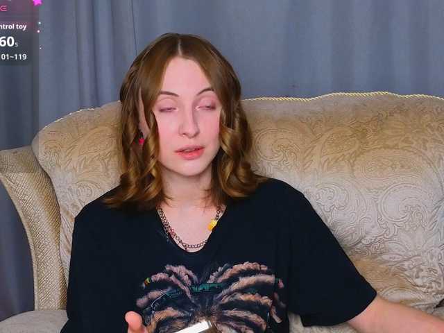 Adelina-Cowell live cam on BongaCams