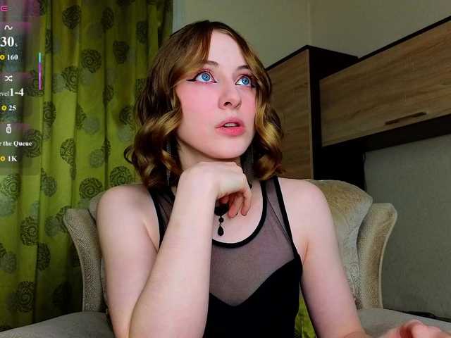 Adelina-Cowell live webcam show