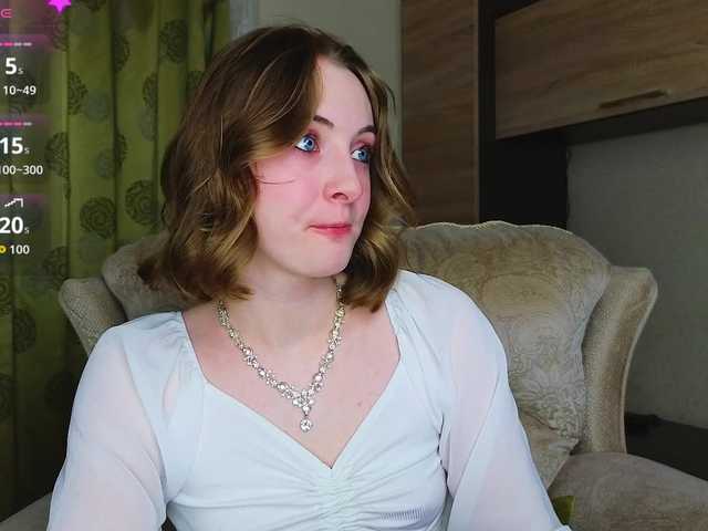 Adelina-Cowell live cam on BongaCams