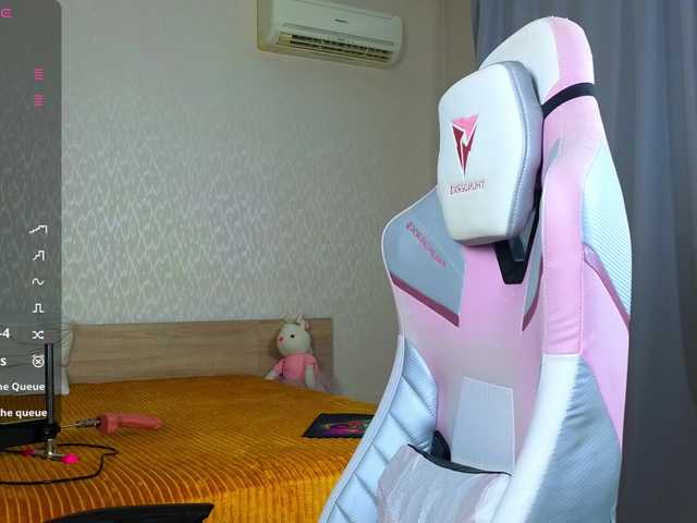 Adelina-Cowell's BongaCams show and profile