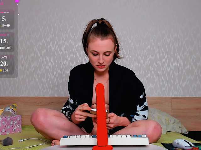 Adelina-Cowell live cam on BongaCams