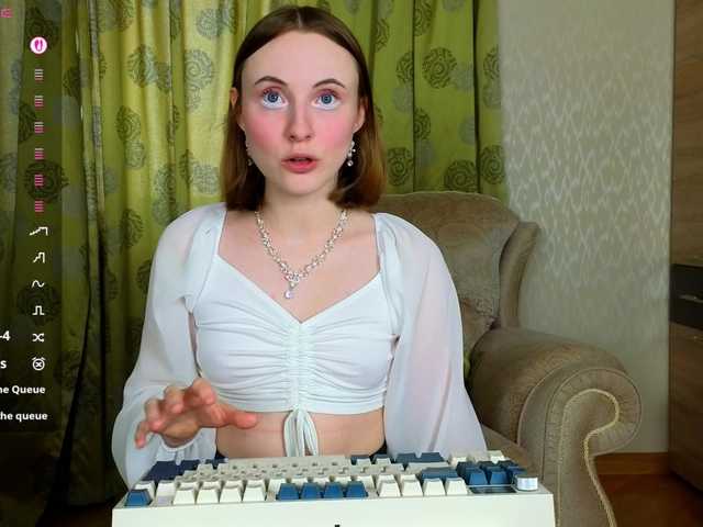 Adelina-Cowell live cam on BongaCams