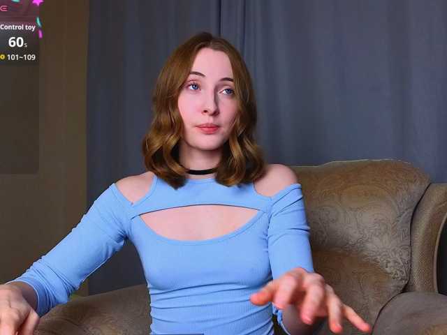 Adelina-Cowell live cam on BongaCams