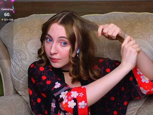 Adelina-Cowell live cam on BongaCams